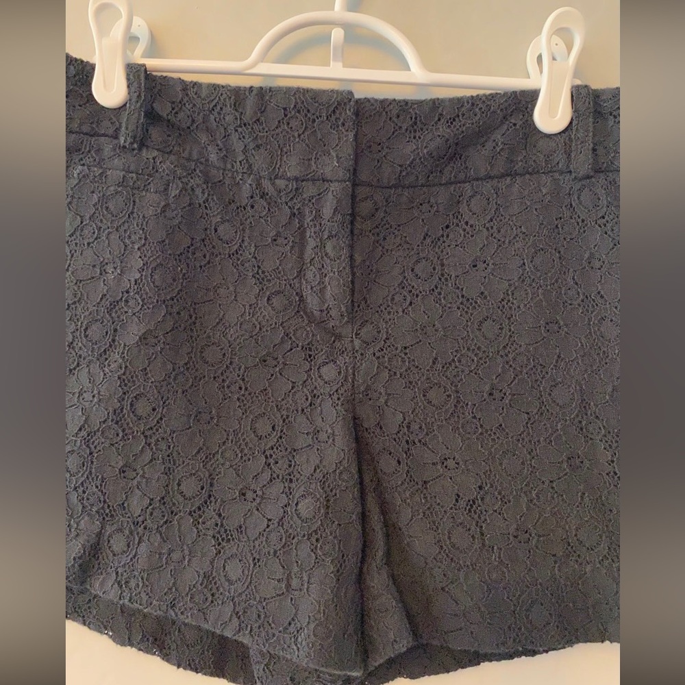 Ann Taylor LOFT black lace shorts size 4 - Picture 4 of 9